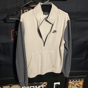 Nike quarter zip medium